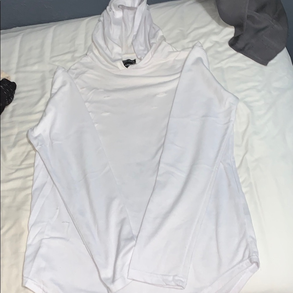 🔥WHITE DISTRESSED LONG SLEEVE HOODIE SUZE SMALL!!